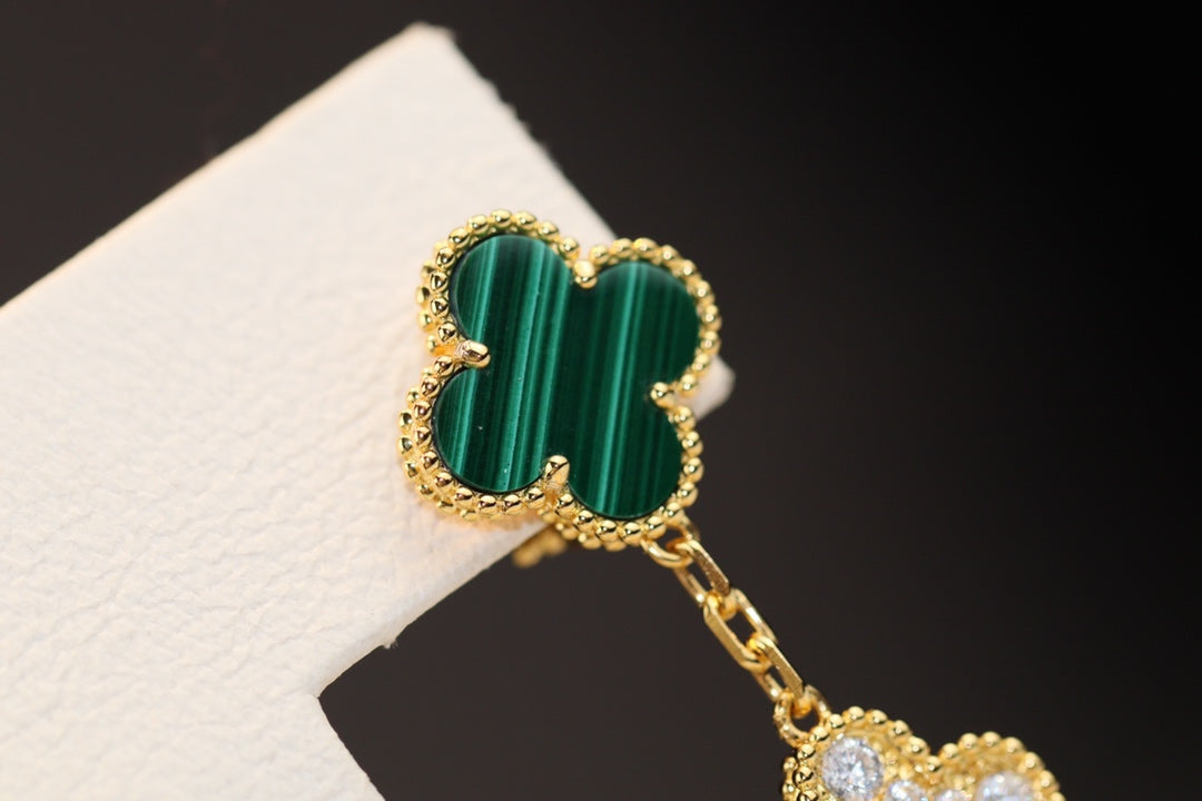 ¡®Loco¡¯CLOVER EARRINGS GOLD MALACHITE DIAMOND 3 MOTIF