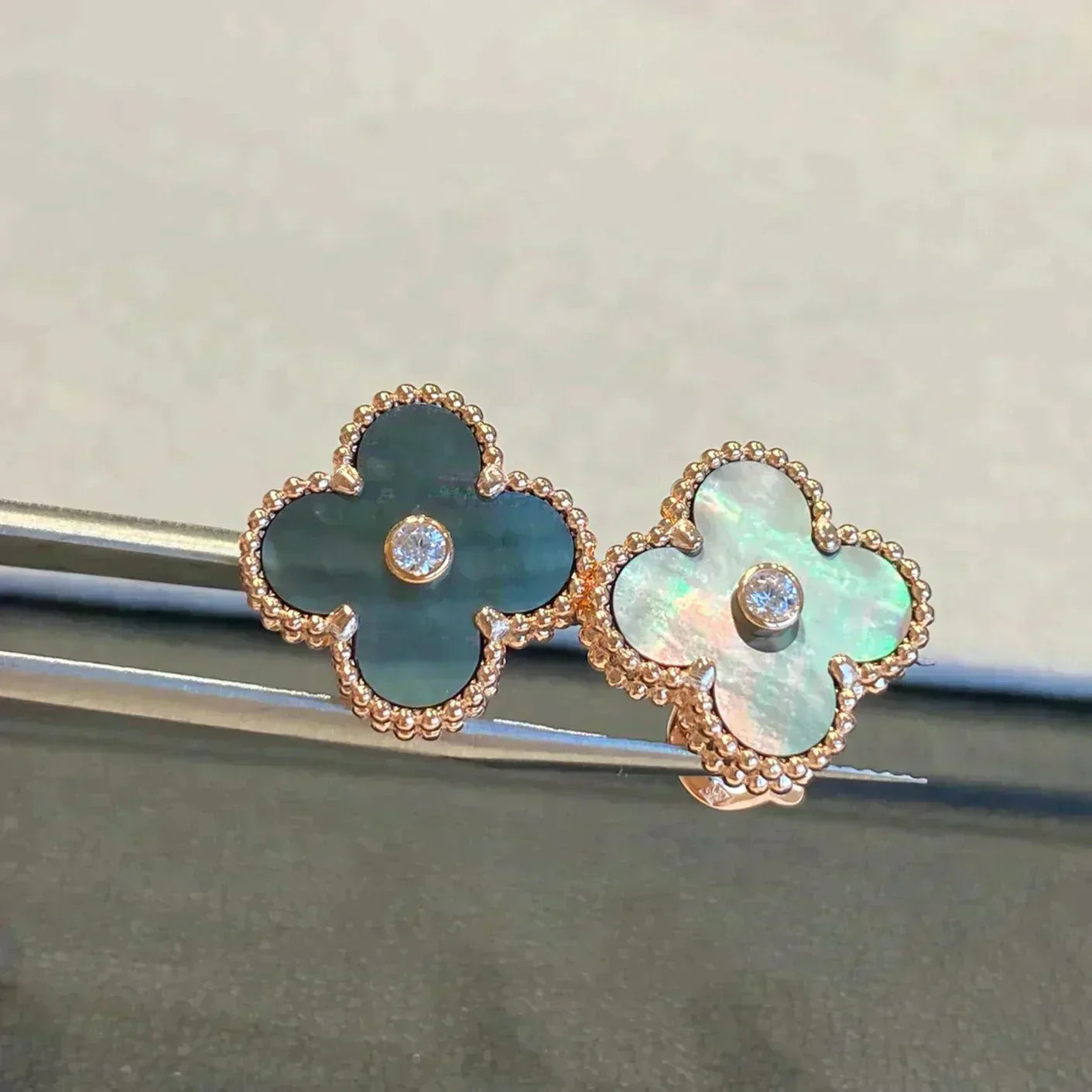 ¡®Loco¡¯CLOVER MEDIUM 1 MOTIFS GRAY MOP  DIAMOND EARRINGS