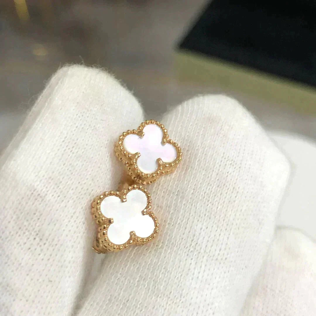 ¡®Loco¡¯CLOVER MINI 9.5MM WHITE MOP EARRINGS