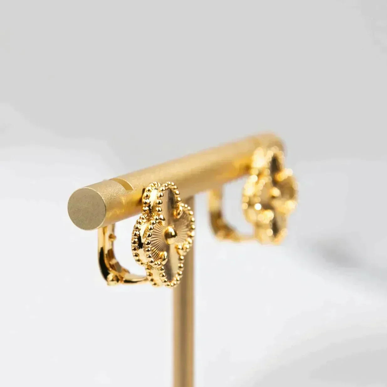 ¡®Loco¡¯CLOVER MEDIUM 1 MOTIFS LASER EARRINGS