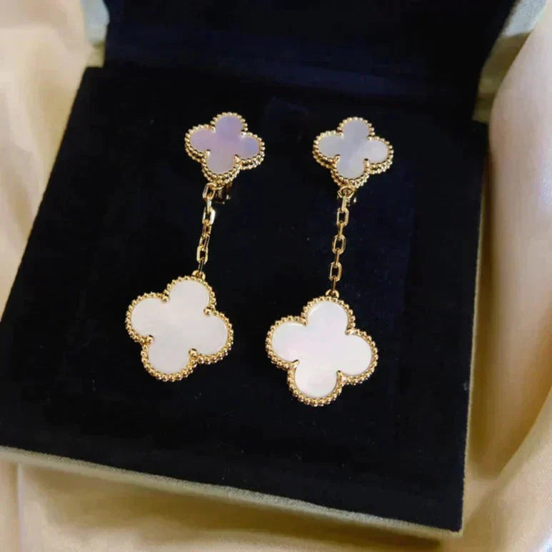 ¡®Loco¡¯CLOVER 2 MOTIF WHITE MOP EARRINGS