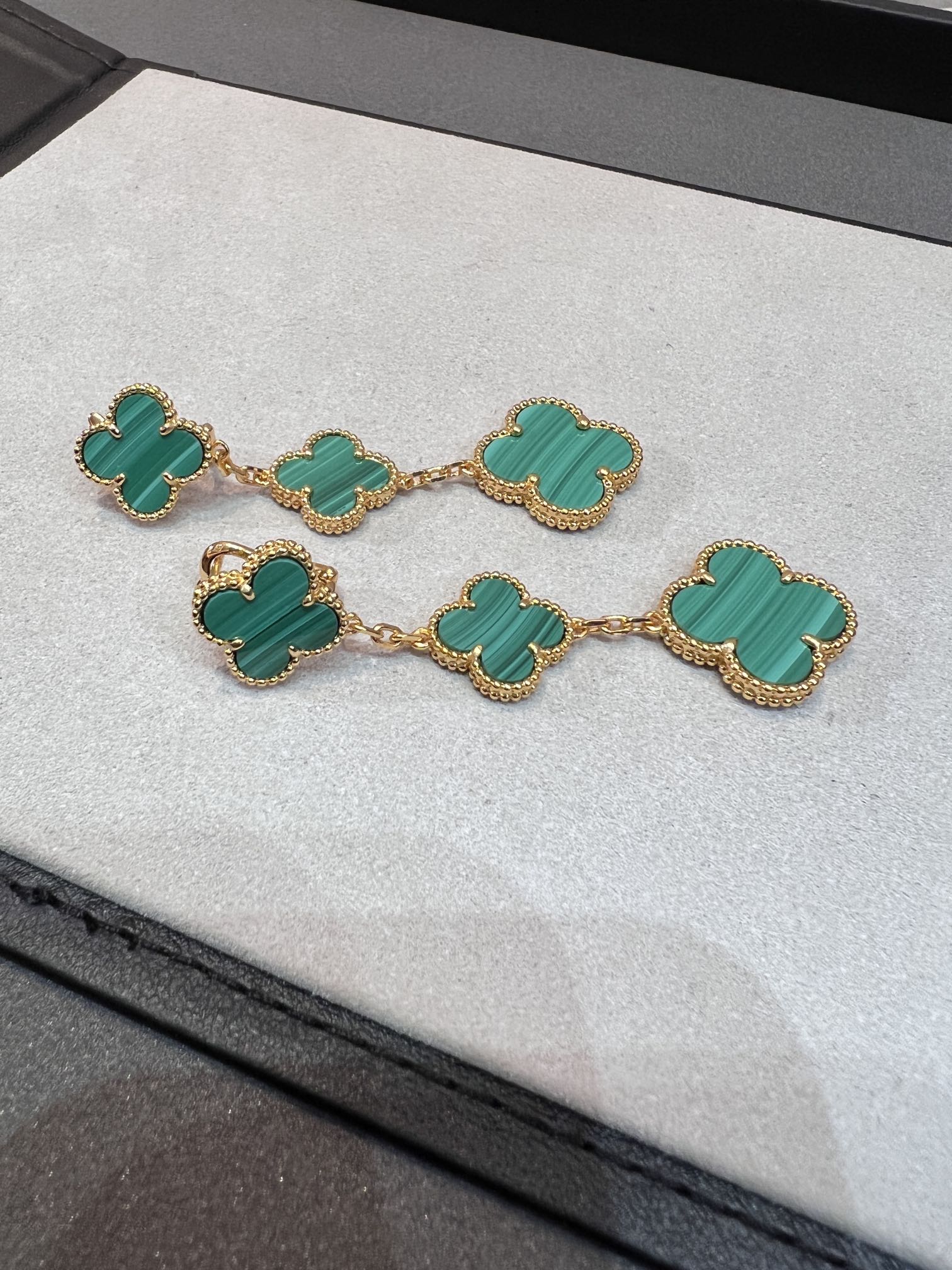 ¡®Loco¡¯CLOVER MALACHITE 3 MOTIFS GOLD