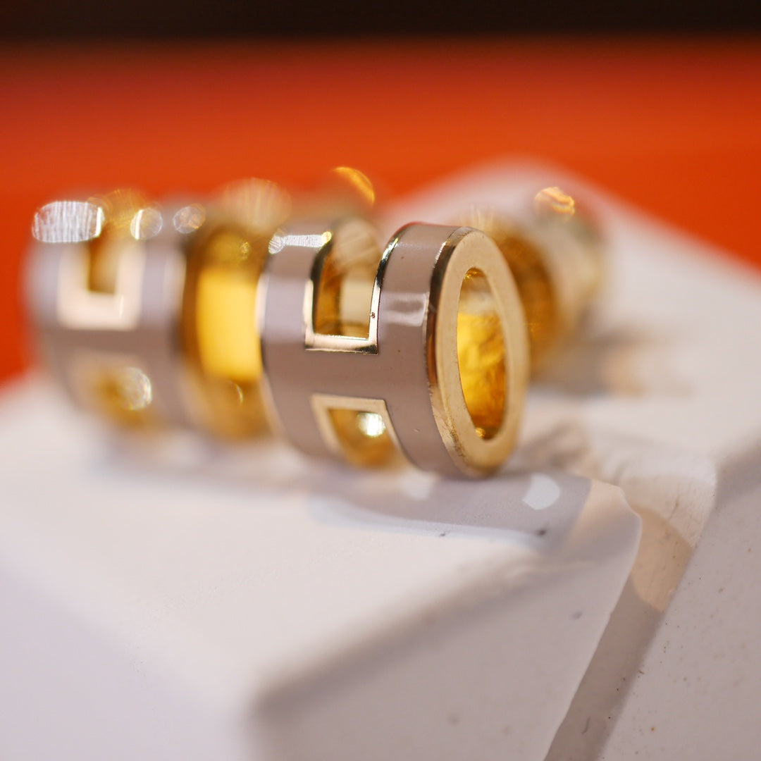 ¡®Loco¡¯MINI POP H GOLD EARRINGS GREY