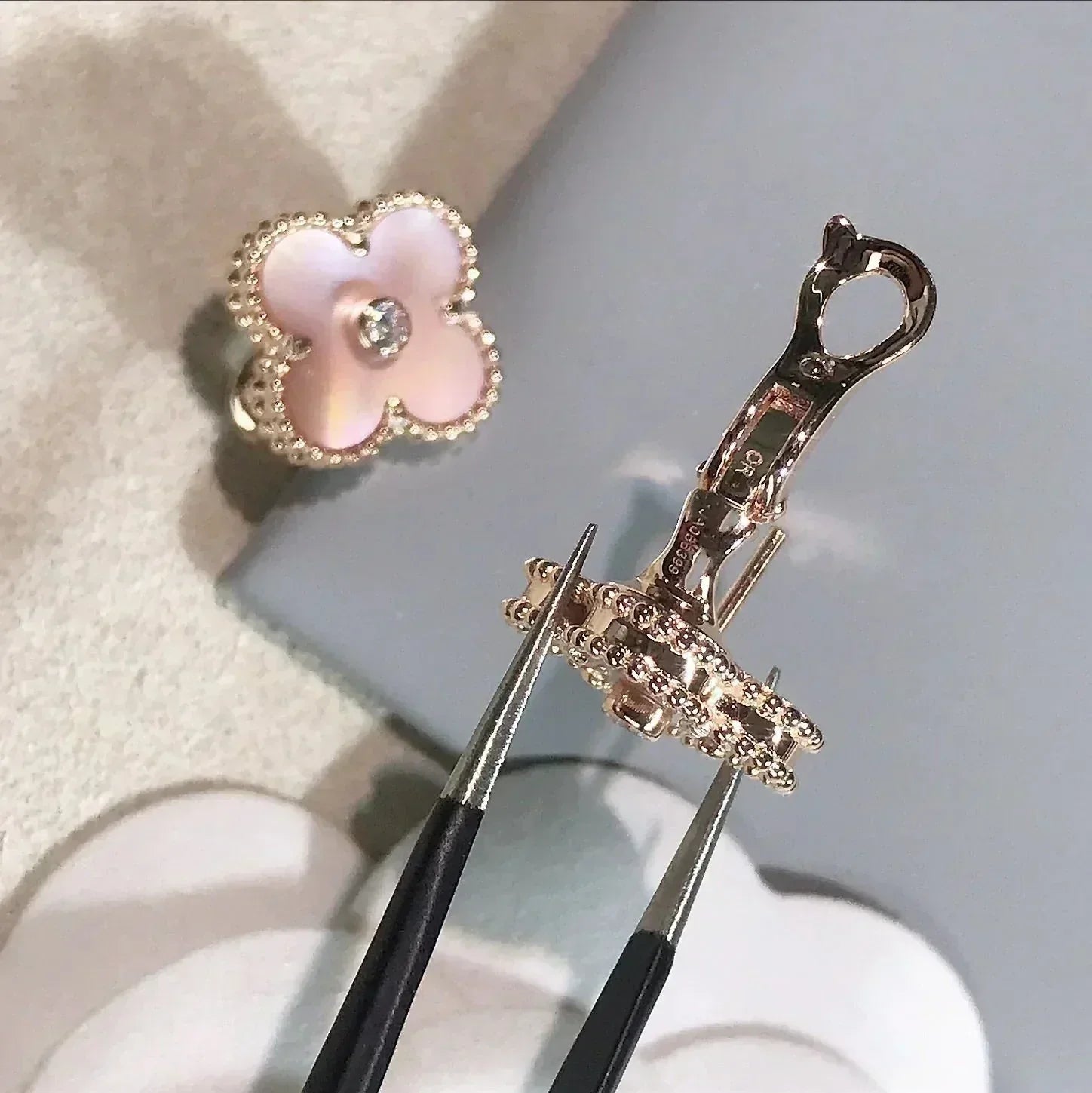 ¡®Loco¡¯CLOVER MEDIUM 1 MOTIFS  PINK MOP DIAMOND EARRINGS