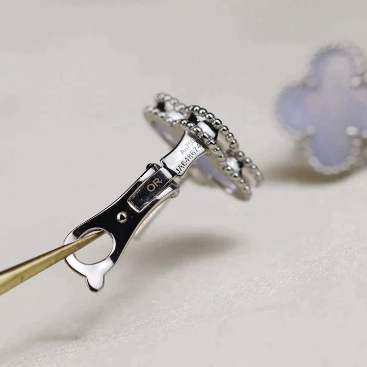 ¡®Loco¡¯CLOVER MEDIUM 1 MOTIFS  WHITE MOP EARRINGS SILVER