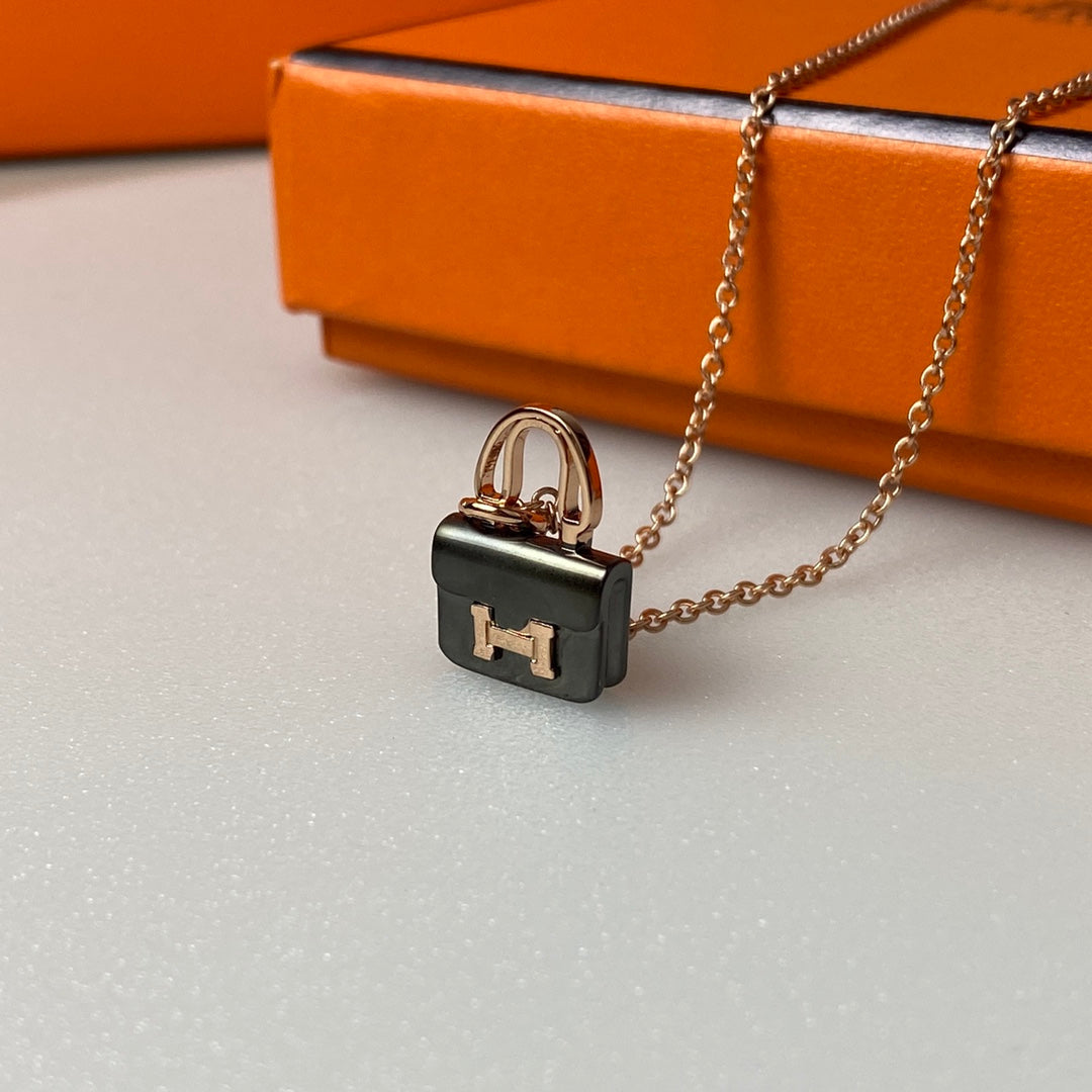 ¡®Loco¡¯CONSTANCE BLACK PEDANT PINK GOLD NECKLACE