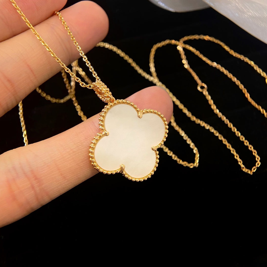 ¡®Loco¡¯CLOVER 25MM MOP LARGE PENDANT NECKLACE