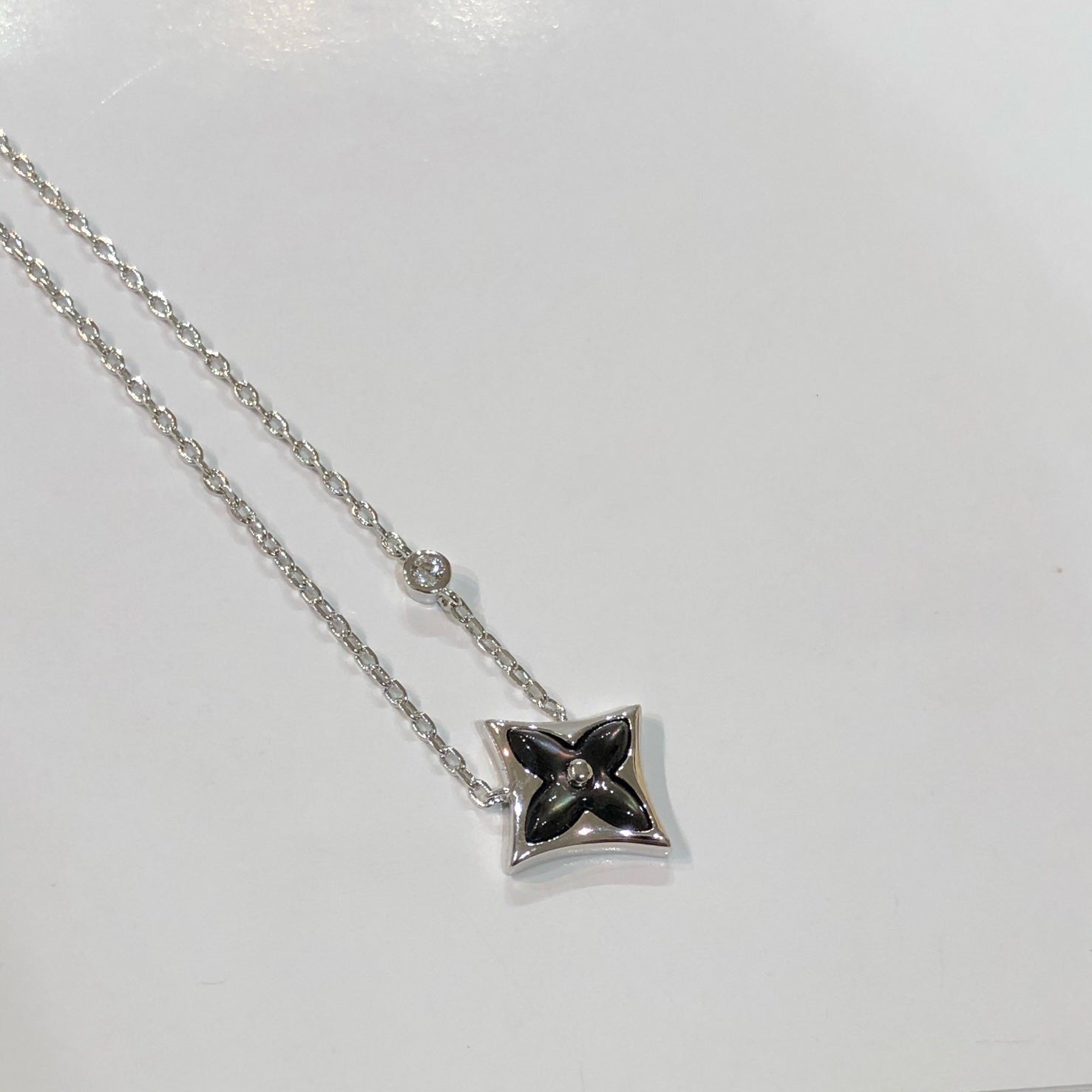¡®Loco¡¯STAR BLACK MOP NECKLACE