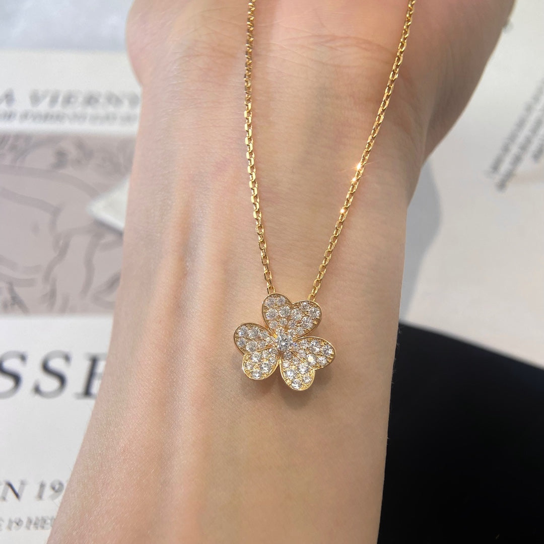 ¡®Loco¡¯FLOWER DIAMOND NECKLACE