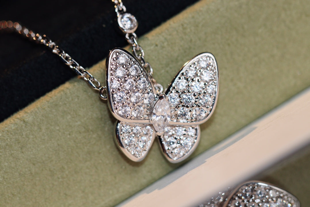 ¡®Loco¡¯BUTTERFLY DIAMOND NECKLACE