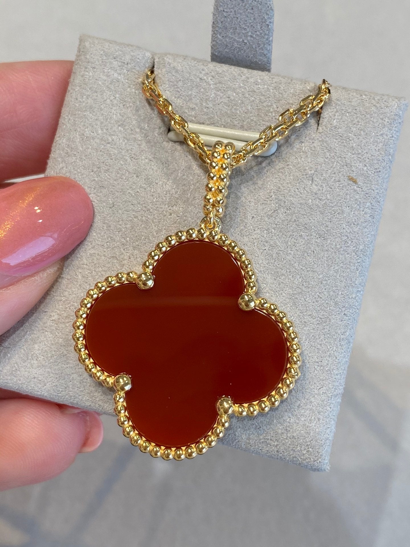 ¡®Loco¡¯CLOVER 25MM NECKLACE GOLD CARNELIAN