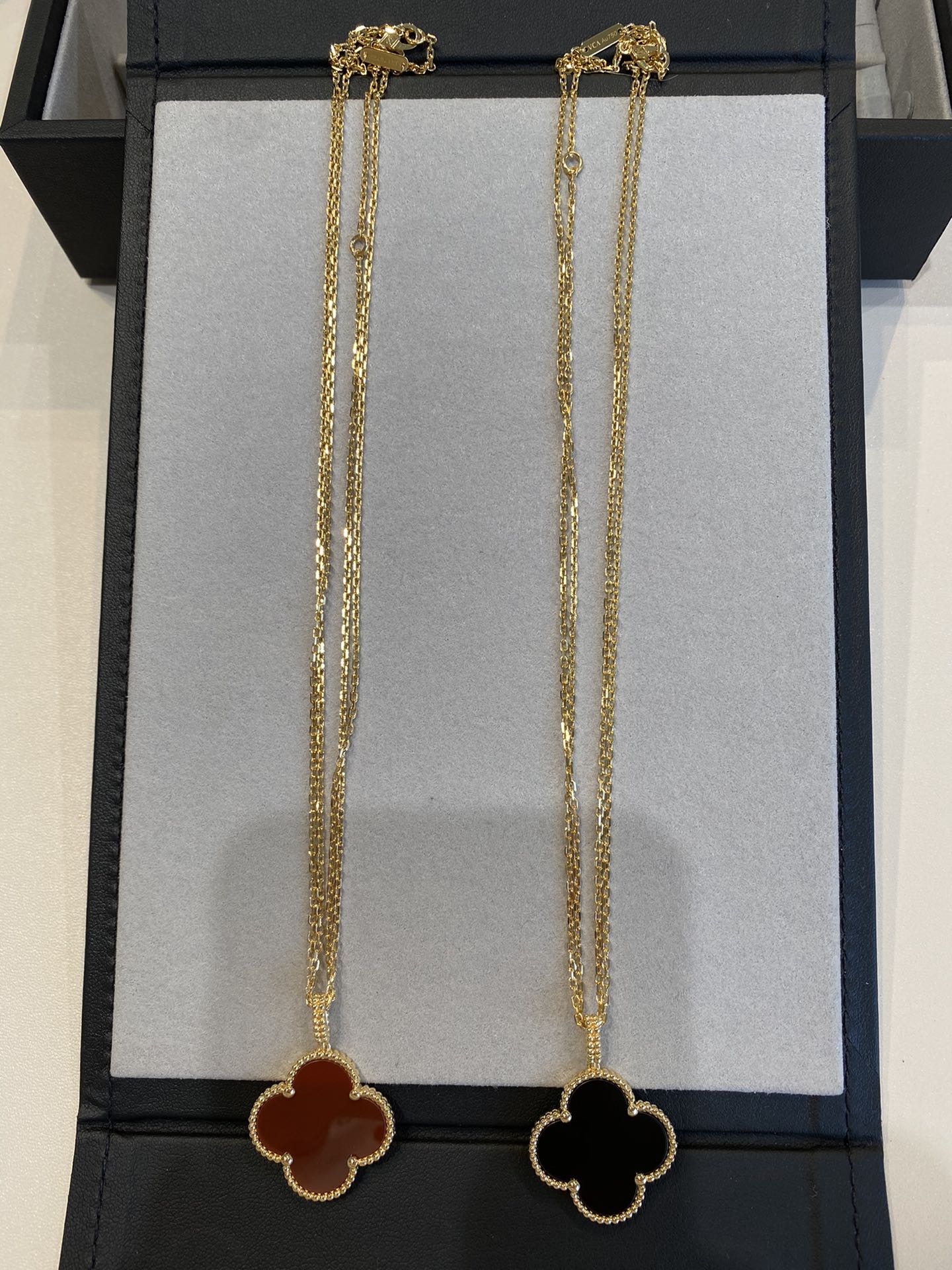 ¡®Loco¡¯CLOVER 25MM NECKLACE GOLD CARNELIAN
