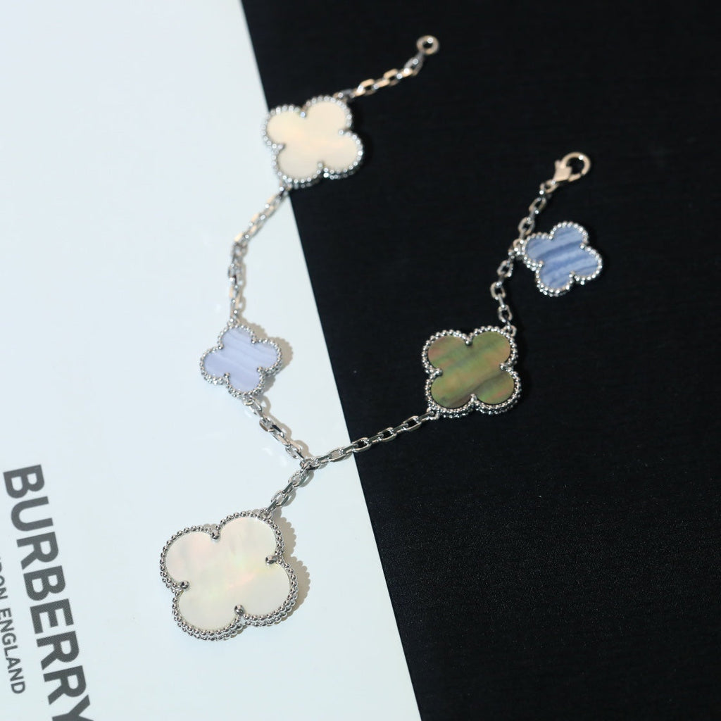 ¡®Loco¡¯CLOVER BRACELET 5 MOTIFS MOP CHALCEDONY SILVER