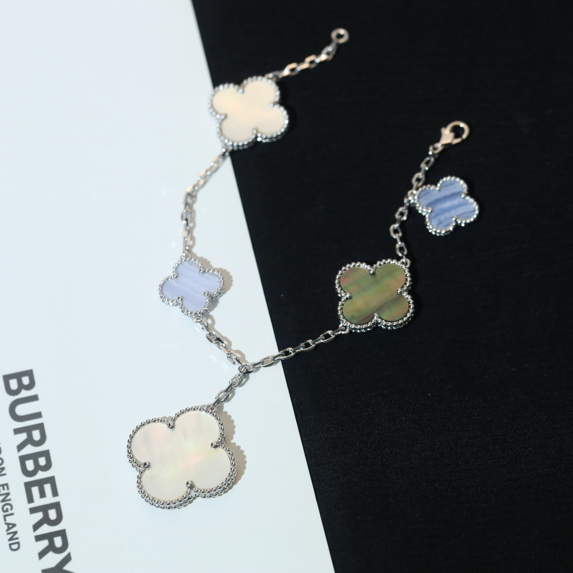 ¡®Loco¡¯CLOVER BRACELET 5 MOTIFS MOP CHALCEDONY SILVER