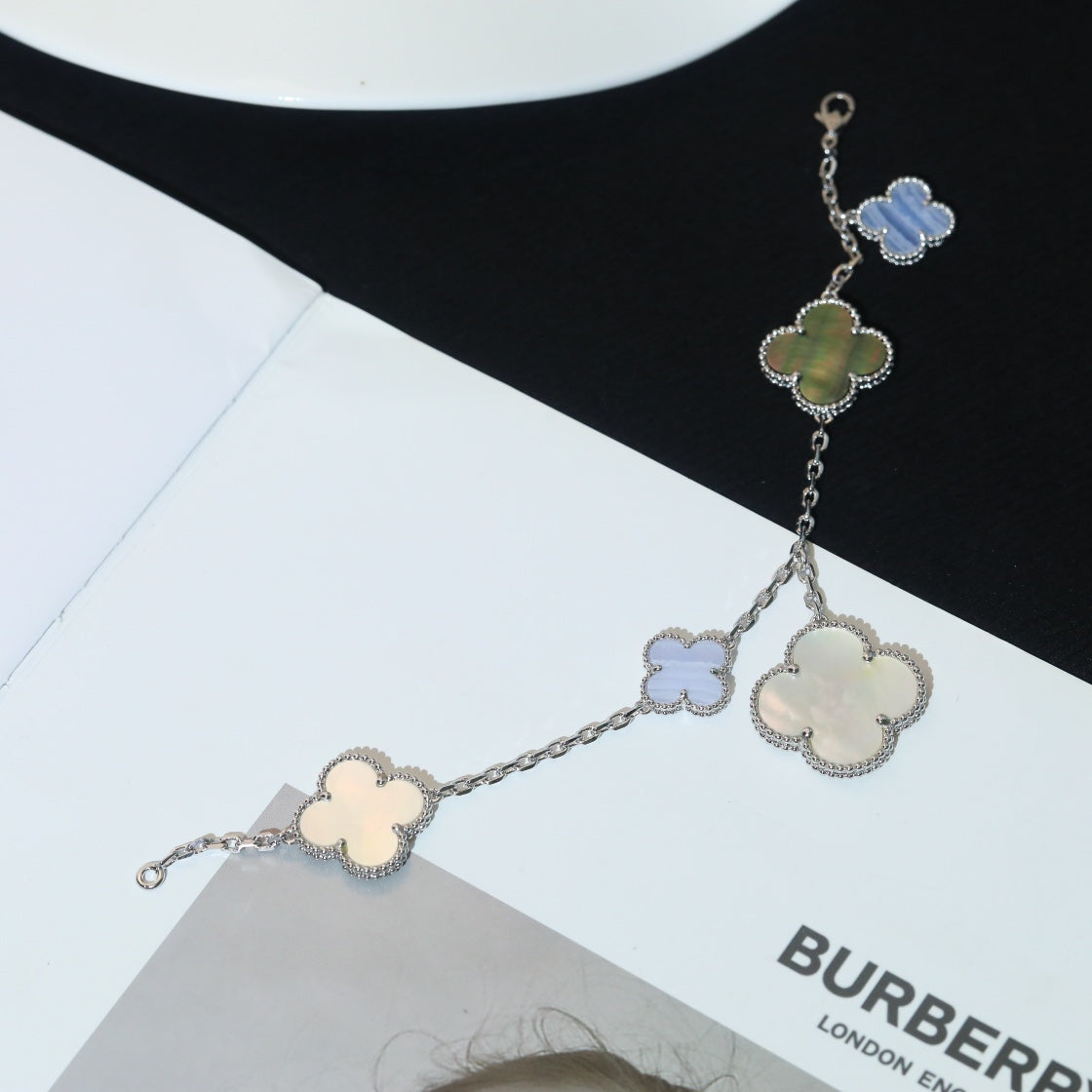 ¡®Loco¡¯CLOVER BRACELET 5 MOTIFS MOP CHALCEDONY SILVER