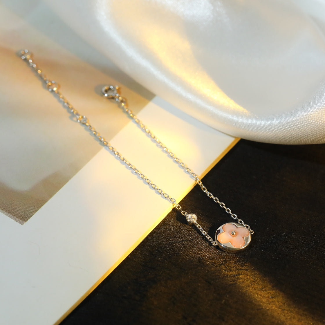 ¡®Loco¡¯SUN MOTIF PINK MOP SILVER BRACELET