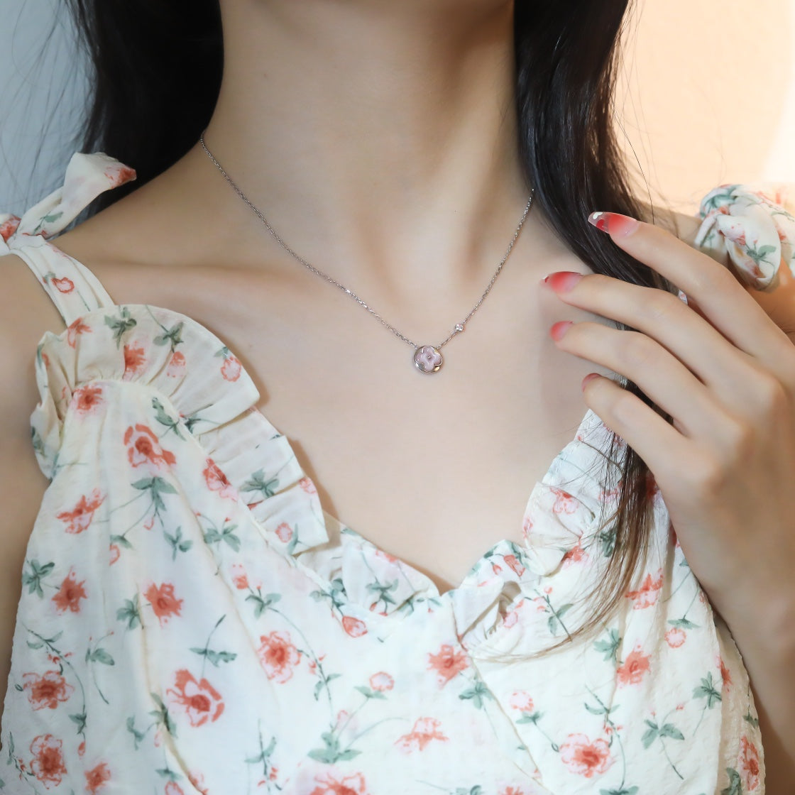 ¡®Loco¡¯SUN PEDANT PINK GOLD 1 DIAMOND NECKLACE