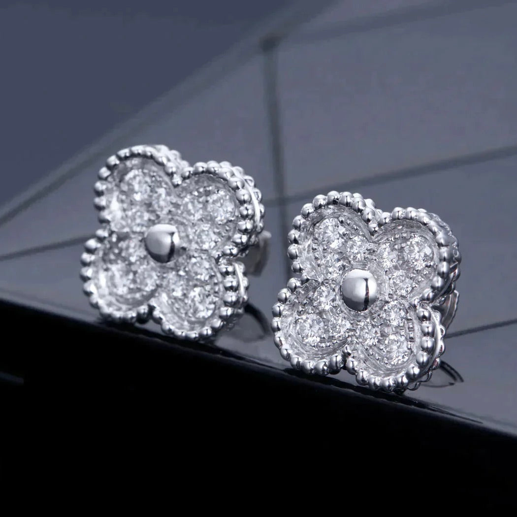 ¡®Loco¡¯CLOVER 1 MOTIFS DIAMOND STUD EARRINGS SILVER