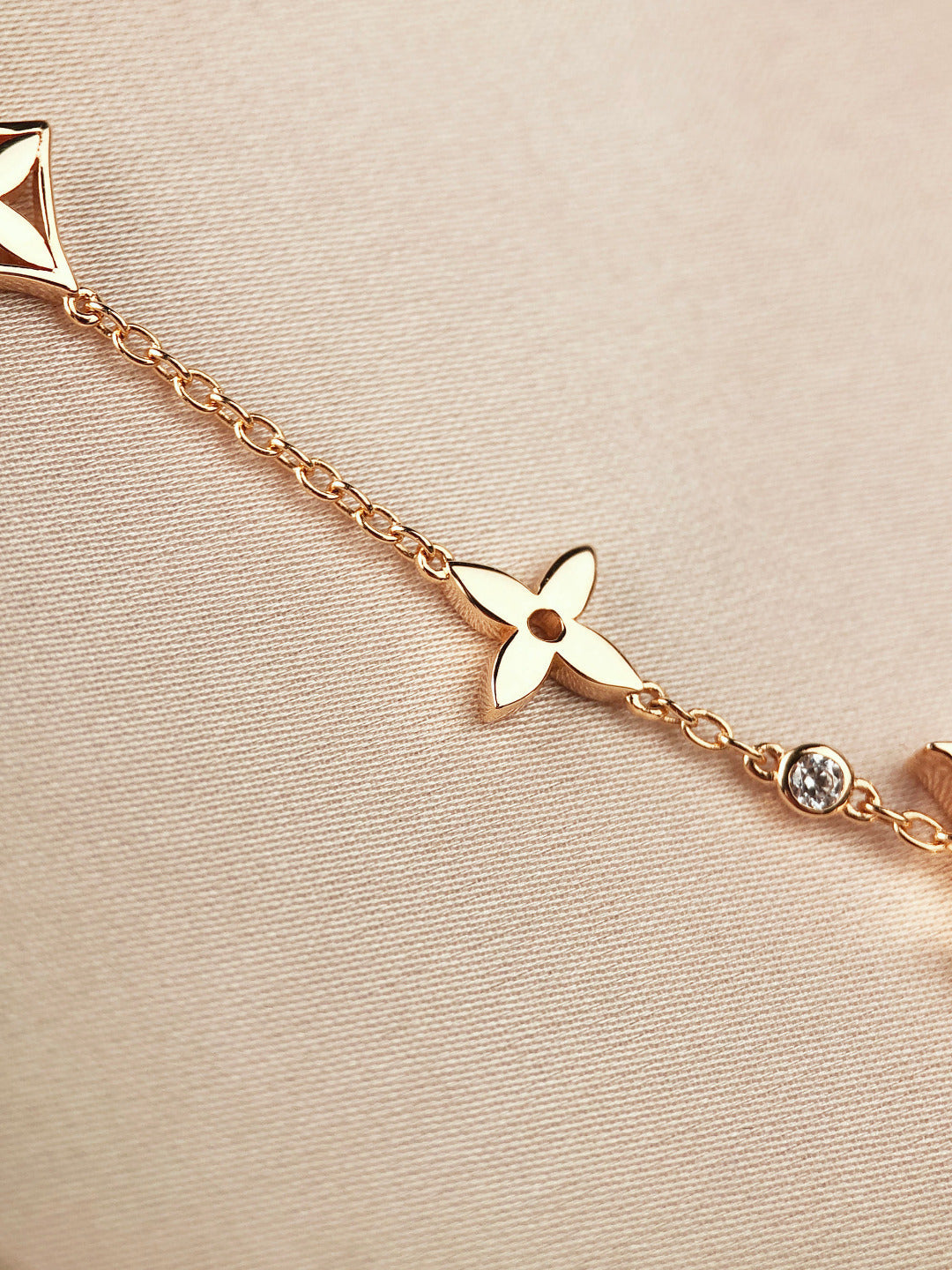 ¡®Loco¡¯STAR AND SUN 7 MOTIFS GOLD BRACELET