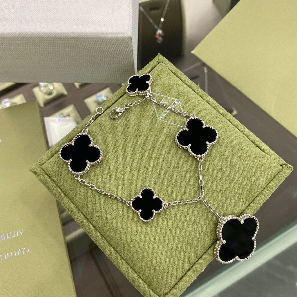 ¡®Loco¡¯CLOVER 5 MOTIFS SIVLER ONYX BRACELET