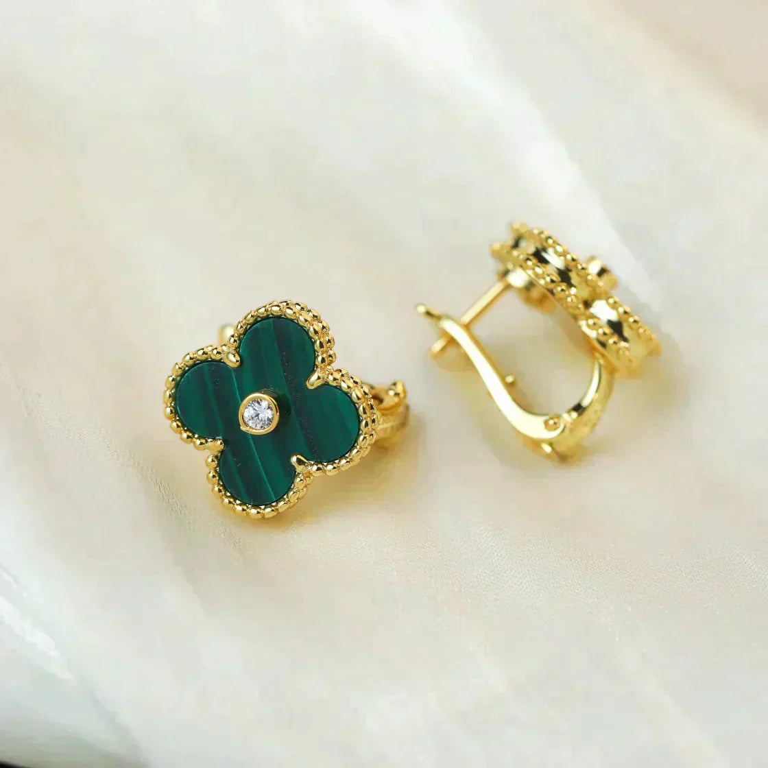¡®Loco¡¯CLOVER MEDIUM 1 MOTIFS MALACHITE DIAMOND EARRINGS
