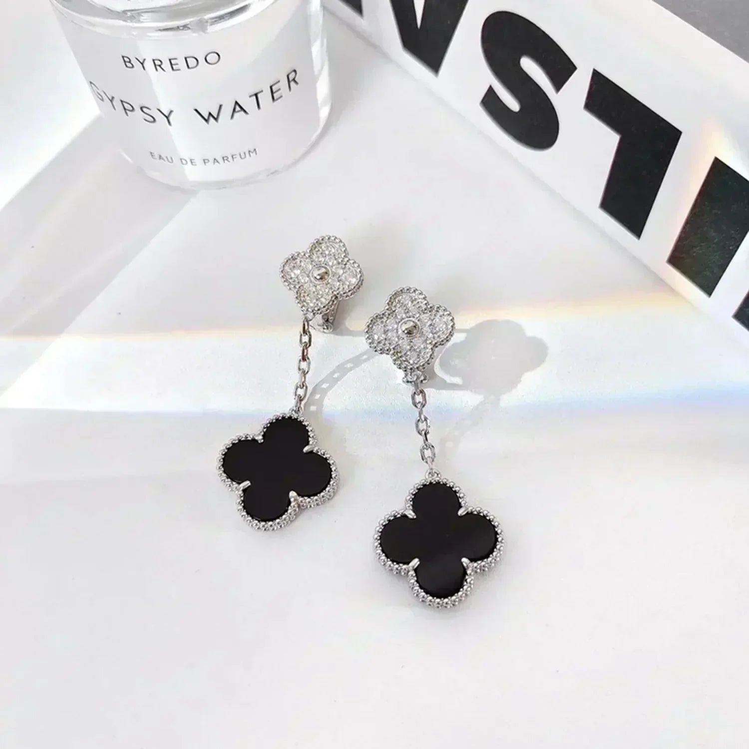 ¡®Loco¡¯CLOVER 2 MOTIFS  DIAMOND ONYX EARRINGS SILVER