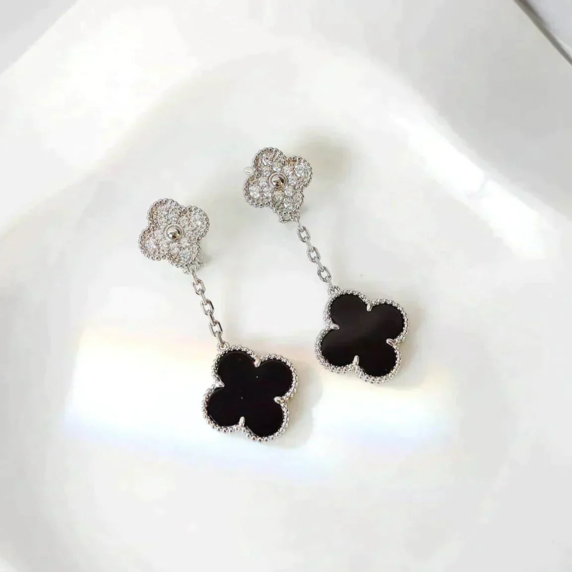 ¡®Loco¡¯CLOVER 2 MOTIFS  DIAMOND ONYX EARRINGS SILVER