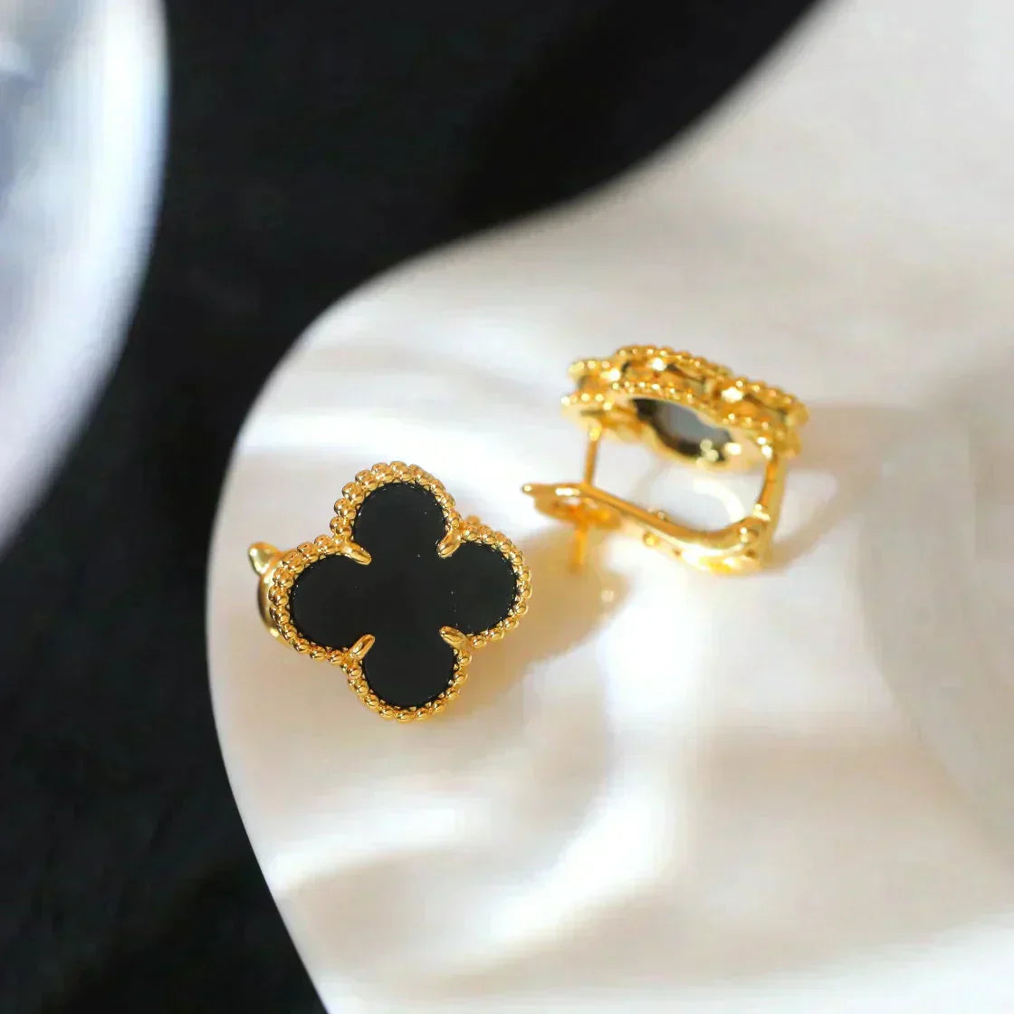 ¡®Loco¡¯CLOVER MEDIUM 1 MOTIFS  ONYX STUD EARRINGS