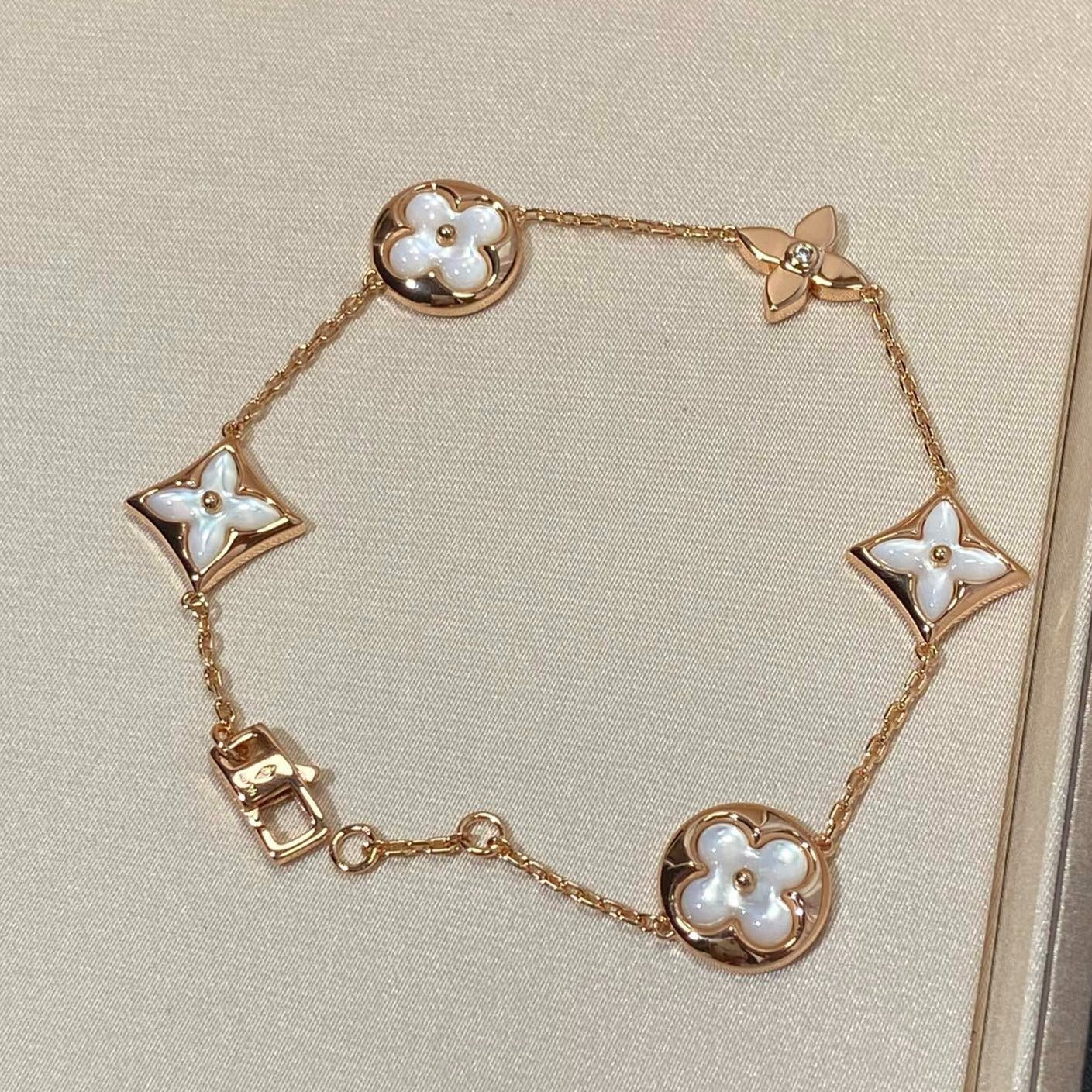 ¡®Loco¡¯STAR AND SUN 5 MOTIF MOP PINK GOLD BRACELET