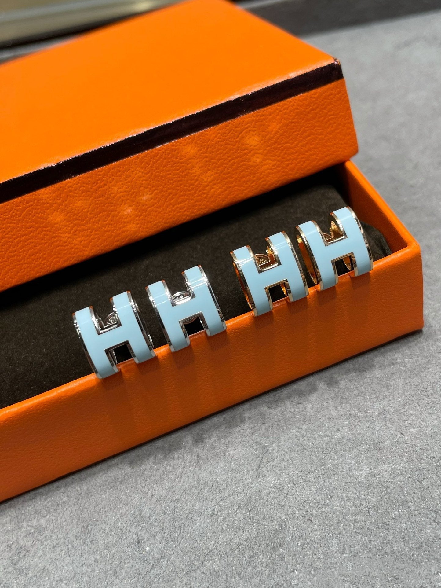 ¡®Loco¡¯POP H SKY BLUE STUD EARRINGS