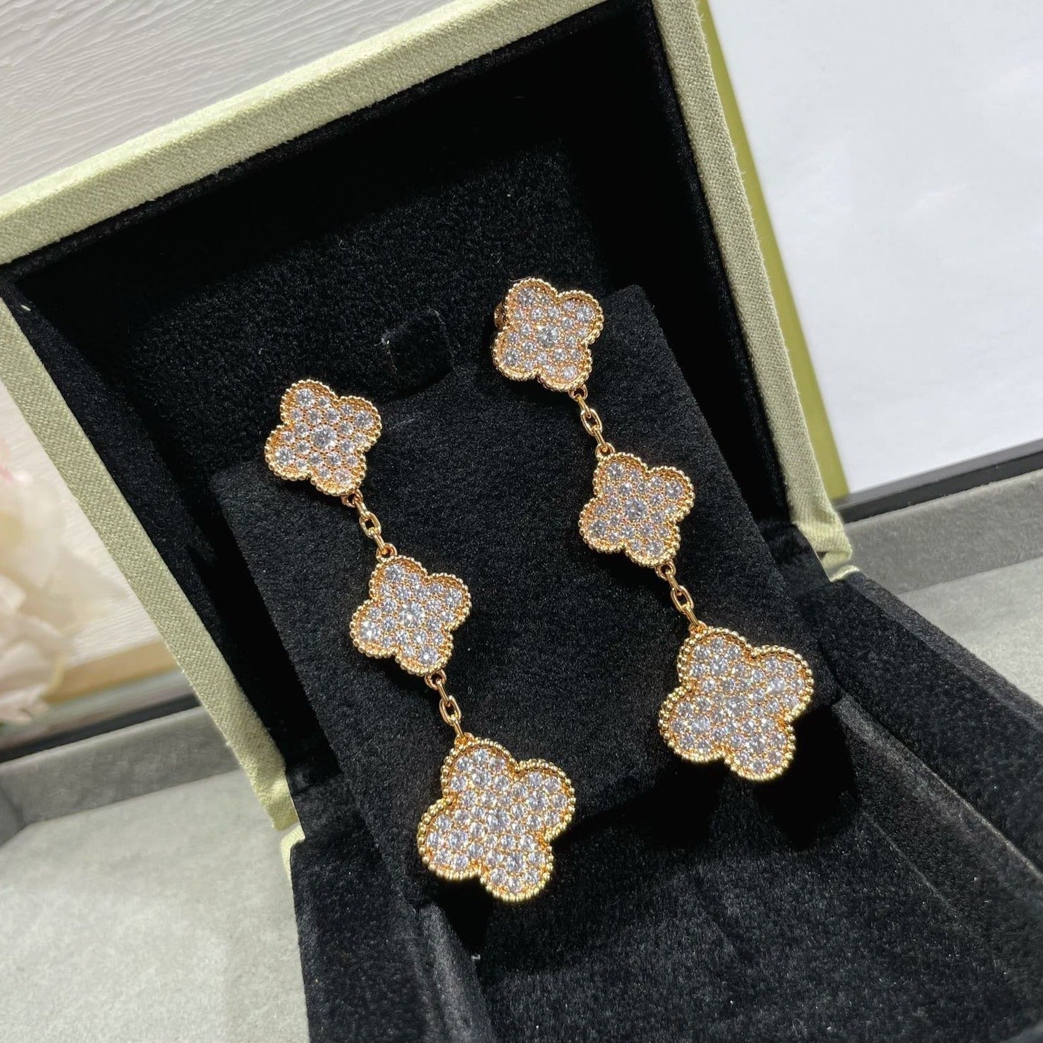 ¡®Loco¡¯CLOVER 3 MOTIFS DIAMOND PAVED ROSE GOLD EARRINGS