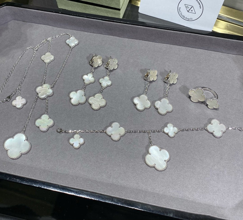 ¡®Loco¡¯CLOVER 5 MOTIF WHITE MOP SILVER BRACELET