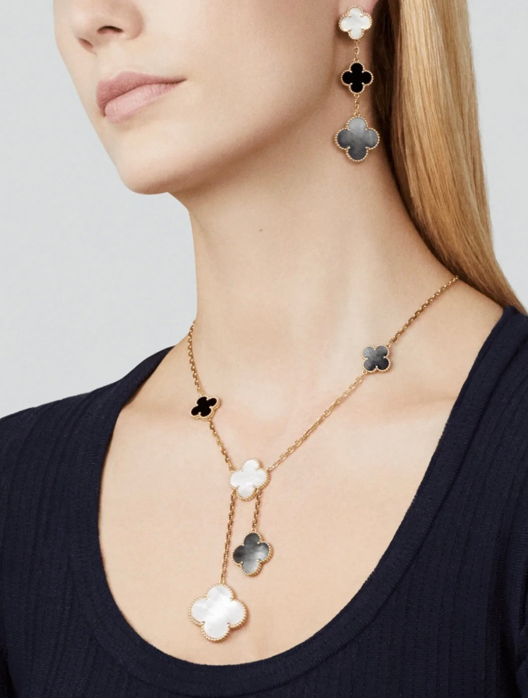 ¡®Loco¡¯CLOVER 3 MOTIF MOP ONYX DARK MOP PINK GOLD EARRINGS