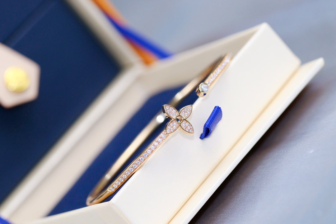 ¡®Loco¡¯IDYLLE PINK GOLD OPEN BRACELET DIAMOND PAVED