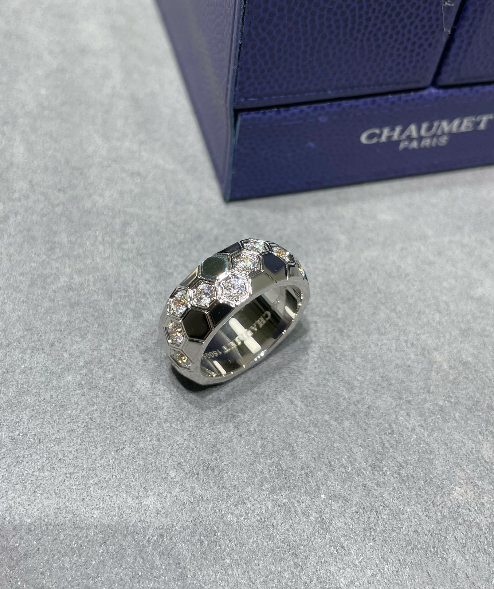 ¡®Loco¡¯BEE LOVE DIAMOND LARGE RING