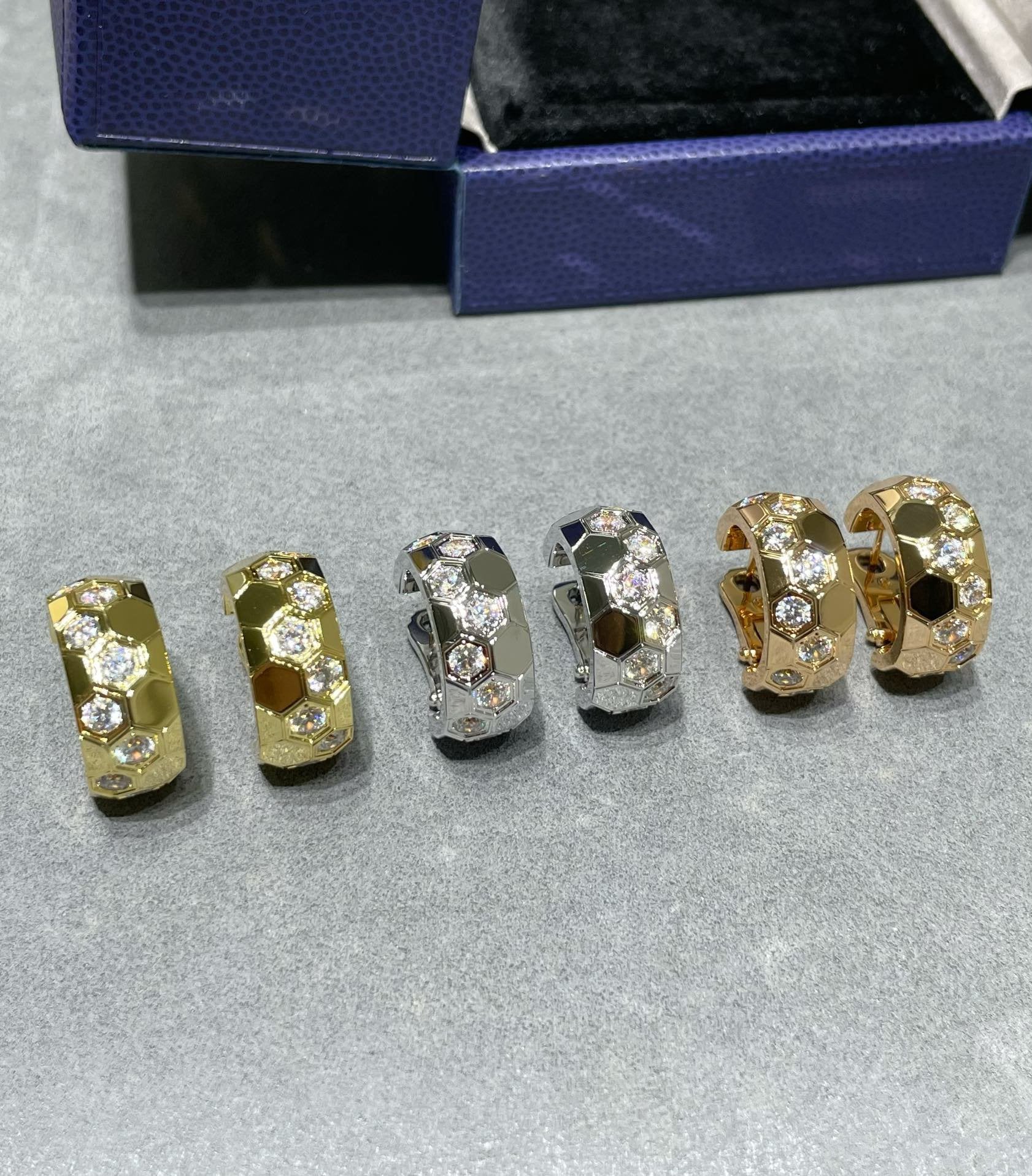 ¡®Loco¡¯BEE LOVE DIAMOND HOOP EARRINGS