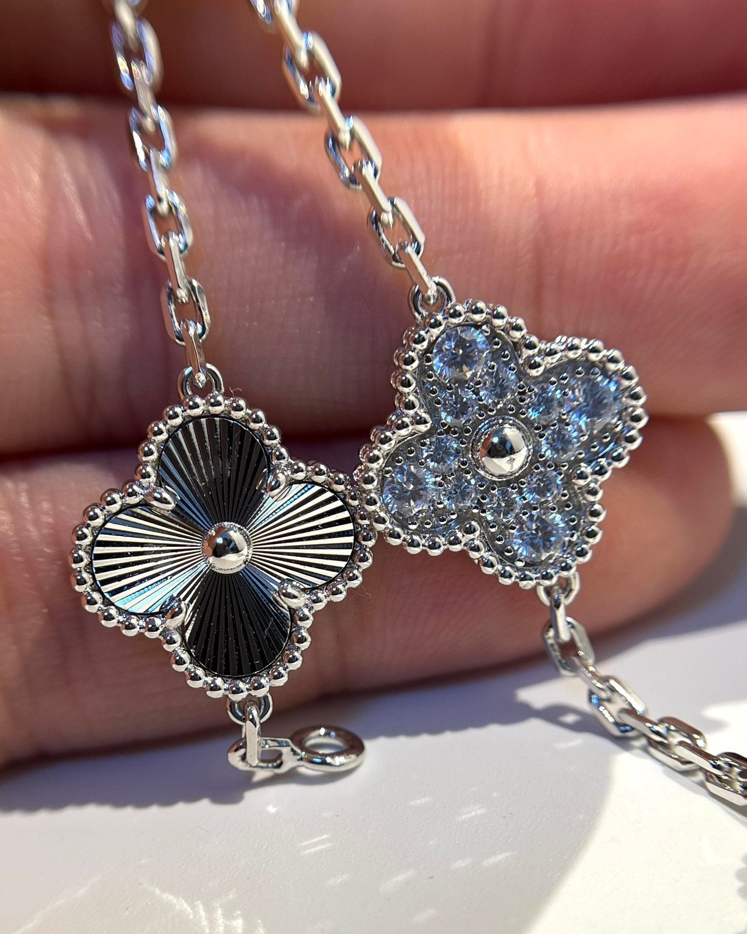 [Loco]New  CLOVER 5 MOTIF LASER BRACELET COLLECTION