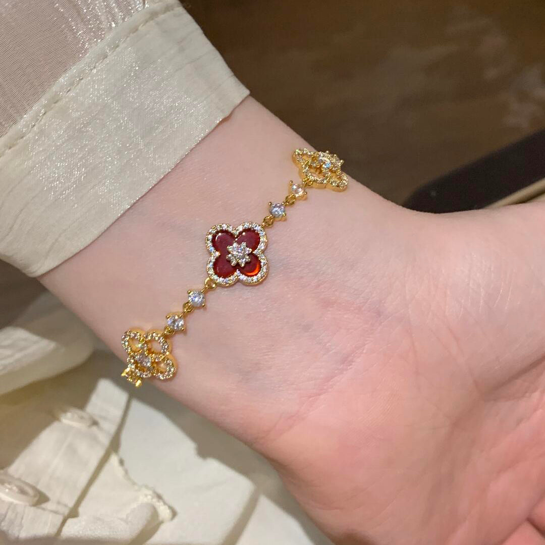 ¡®Loco¡¯CLOVER 5 MOTIF PINK BLUE RED WHITE BRACELET