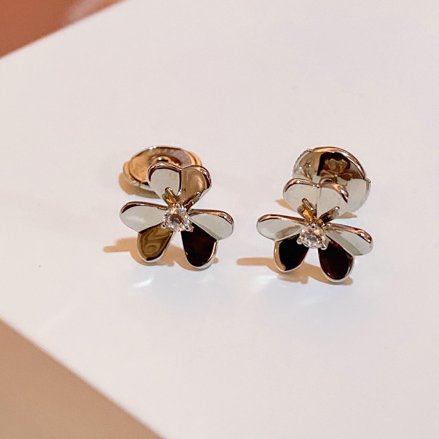 ¡®Loco¡¯FRIVOLE MINI FLOWER EARRINGS