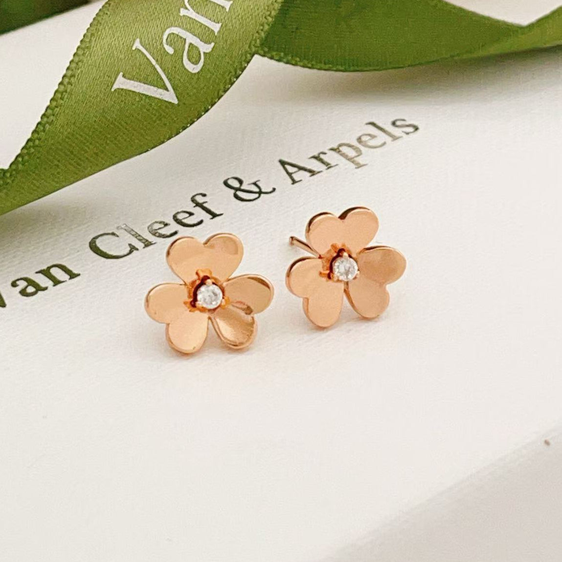 ¡®Loco¡¯FRIVOLE MINI FLOWER EARRINGS