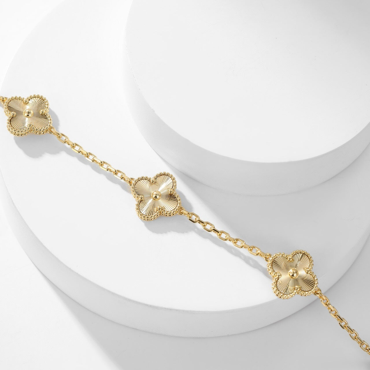 ¡®Loco¡¯CLOVER 10 MOTIFS LASER NECKLACE