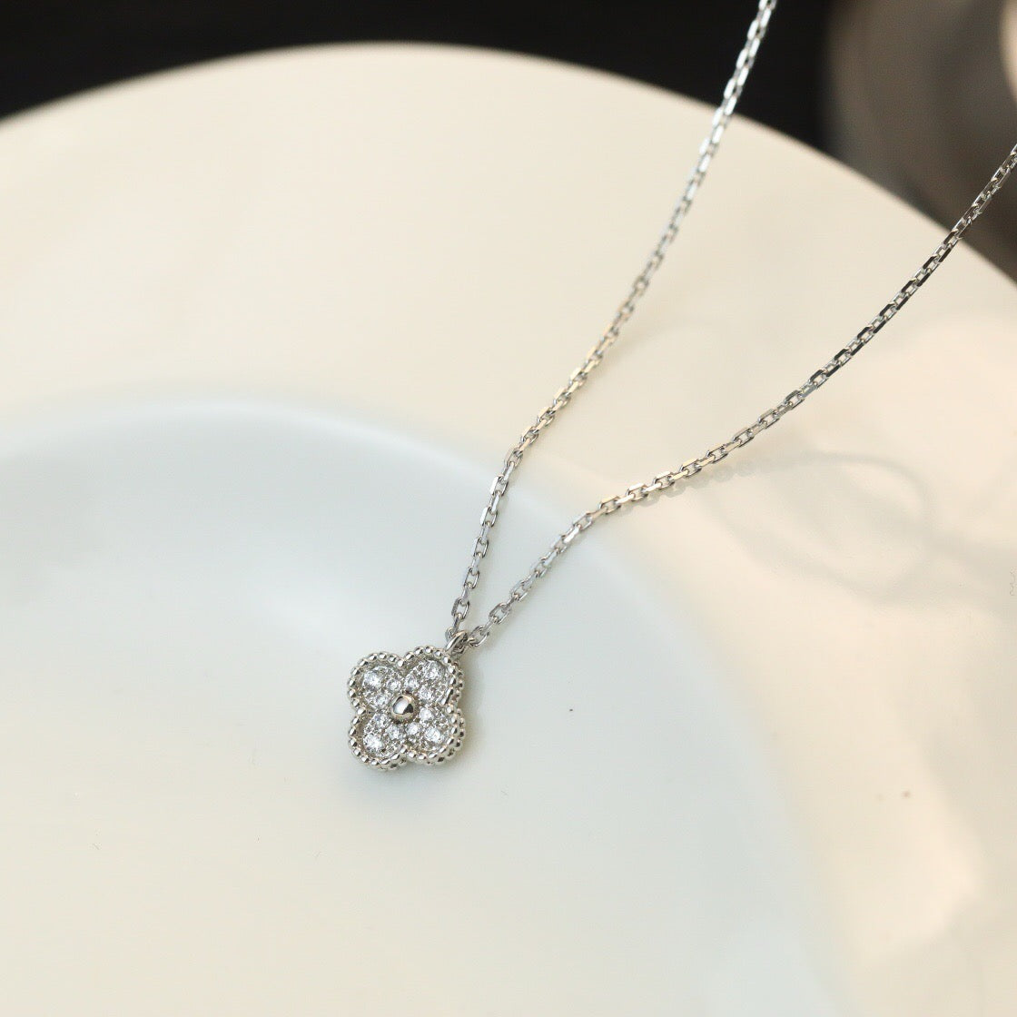 ¡®Loco¡¯CLOVER MINI 9.5MM PENDANT DIAMOND NECKLACE