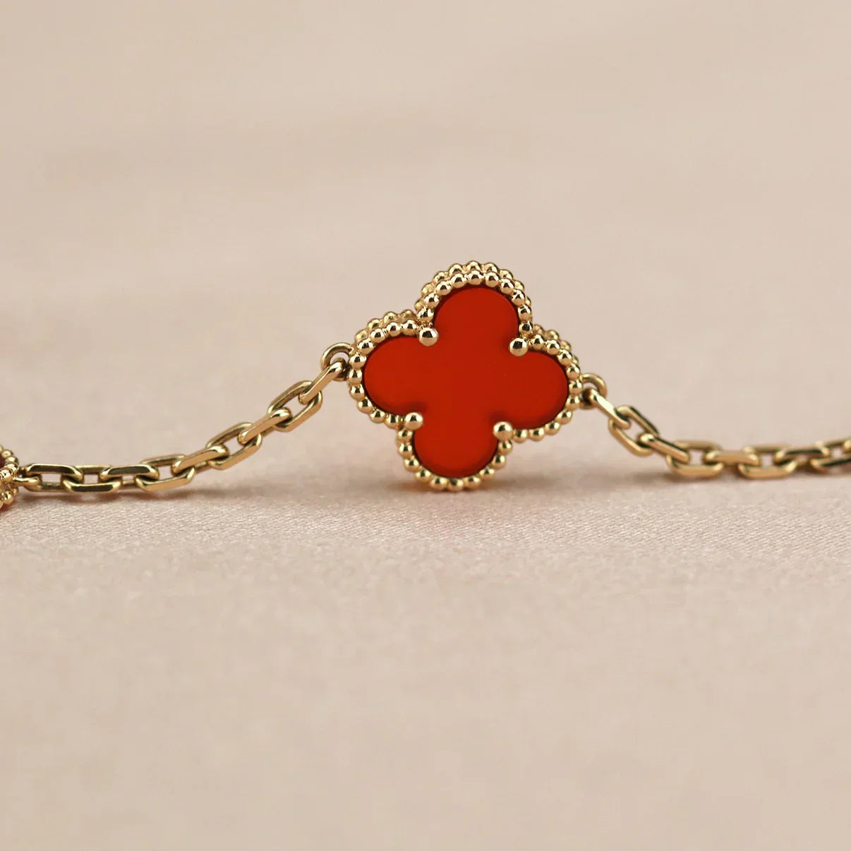 [Loco]New  CLOVER 5 MOTIF RED CORNELIAN BRACELET COLLECTION