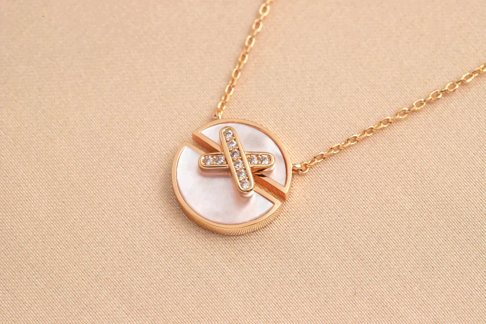 ¡®Loco¡¯JEUX DE ROSE GOLD DIAMOND NECKLACE