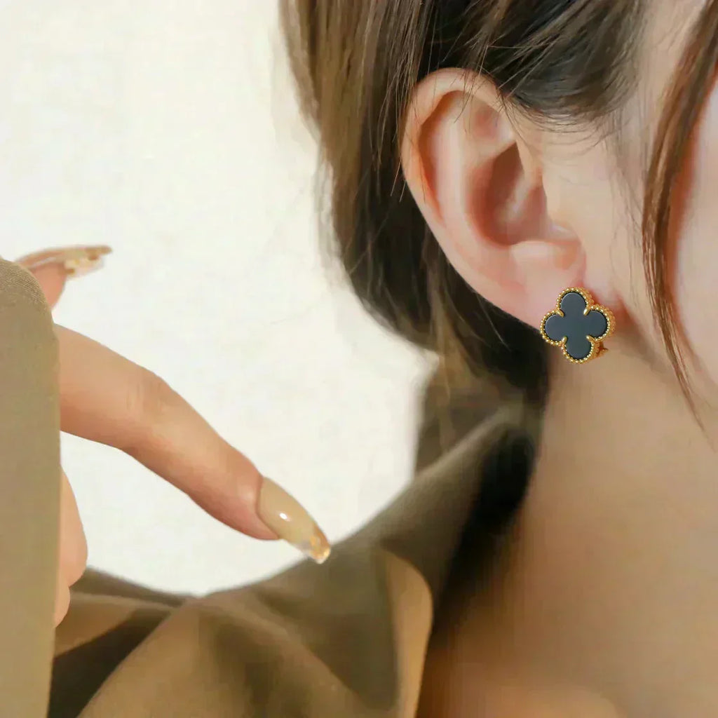 ¡®Loco¡¯CLOVER MEDIUM 1 MOTIFS  ONYX STUD EARRINGS