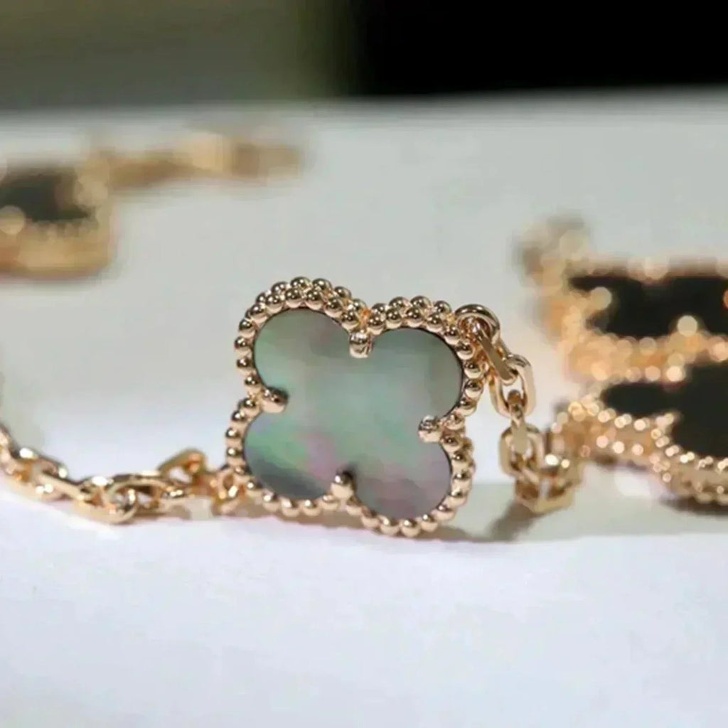 [Loco]New CLOVER 5 MOTIF GRAY MOP BRACELET COLLECTION