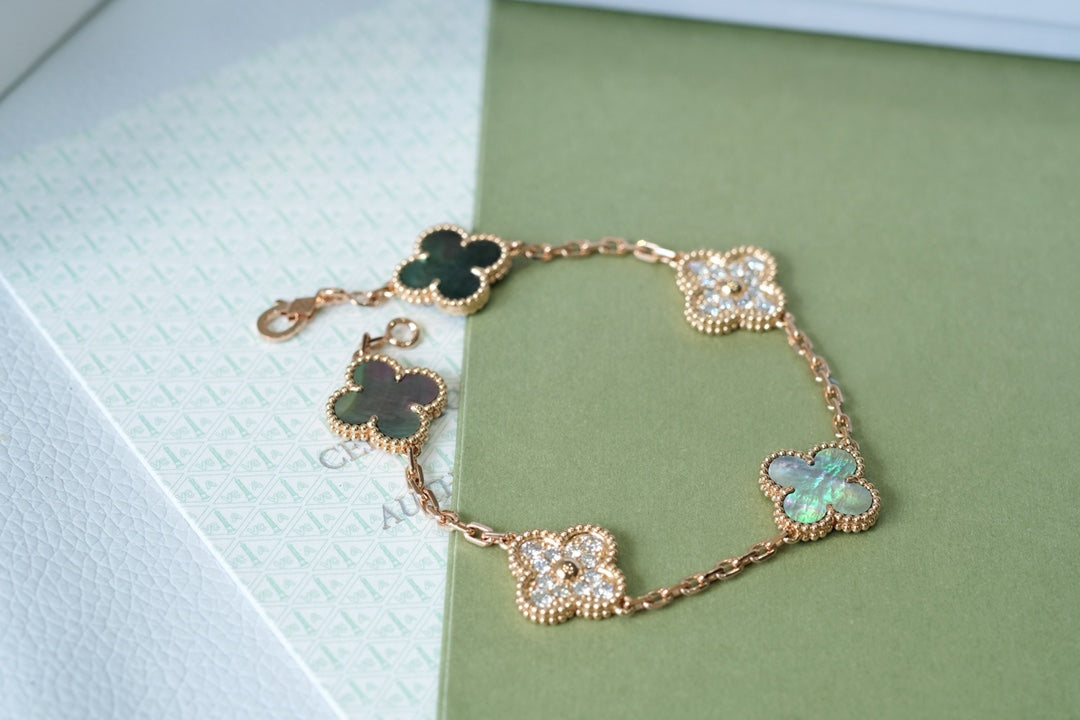 [Loco]New CLOVER 5 MOTIF GRAY MOP BRACELET COLLECTION