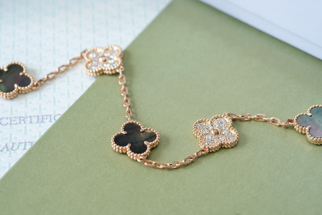 [Loco]New CLOVER 5 MOTIF GRAY MOP BRACELET COLLECTION