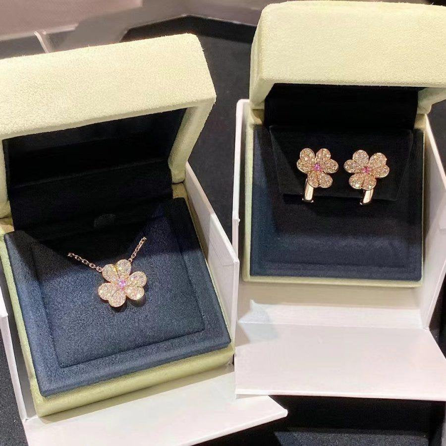 ¡®Loco¡¯FRIVOLE PINK GOLD FLOWER DIAMOND EARRINGS