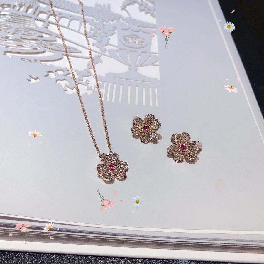 ¡®Loco¡¯FRIVOLE PINK GOLD FLOWER DIAMOND EARRINGS